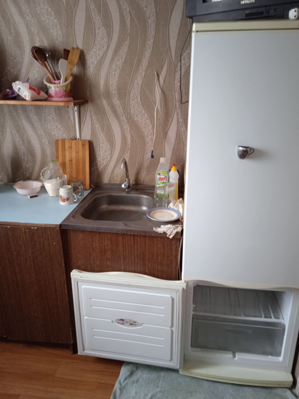 Сдам 2х комнатную квартиру квартал Южный 9/9 эт дома, дом кооператив. Крыша в порядке, лифт работает, квартира с косметическим ремонтом, необходимой техникой, мебелью, холодильником, телевизором,бойлером ,стиральной машины нет, на длительный срок, рядом школа, детский сад.Цена 20 тысяч рублей плюс коммунальны...