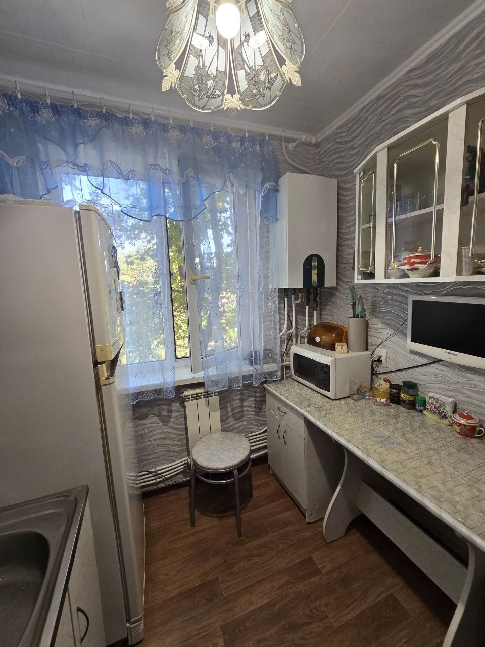 Продам 2-х комнатную квартиру с автономным отоплением на улице Тульская. 3/5 эт., пл. 45 кв.м., кухня 6 кв.м., комнаты изолированные, хорошее жилое состояние. Окна металлопластиковые, балкон металлопластиковый. Санузел раздельный, в плитке. Есть кладовая. Хорошие входные двери и двери по всей квартире. Кварти...